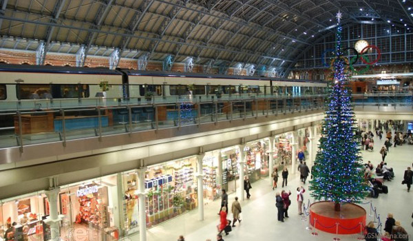 the LEGO Tree at St. Pancras Station