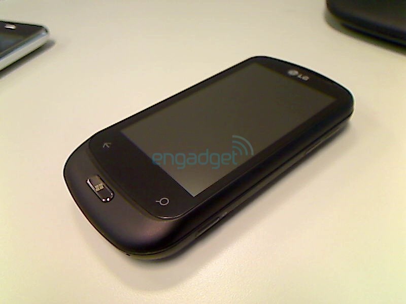 LG C900