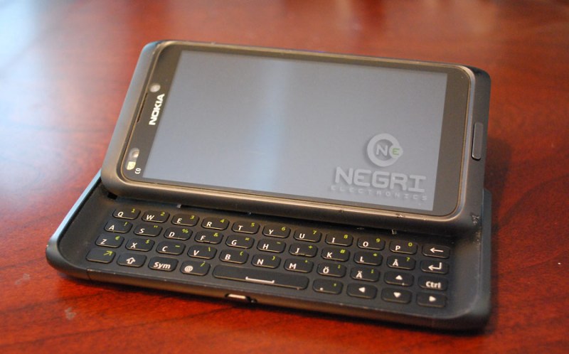 Nokia E7