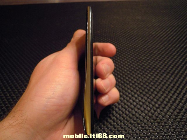 Sony Xperia Nypon foto dan gambar, spesifikasi hp android kelas atas Sony 2012
