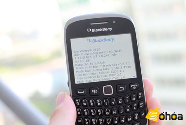 BlackBerry Curve 9320