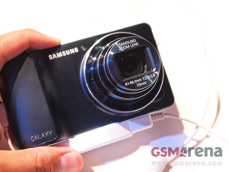 http://st.gsmarena.com/vv/reviewsimg/samsung-ifa-2012/galaxy-camera/gsmarena_004.jpg