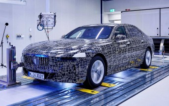 2023 BMW i7 teased during acoustic test 