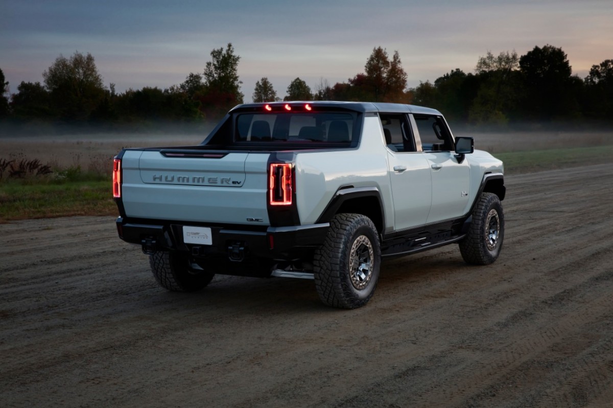 GMC’s Hummer EV Edition 1 weighs in at over 9000 lb