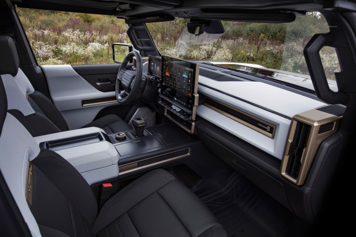 GMC’s Hummer EV Edition 1 weighs in at over 9000 lb
