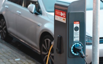 The UK government promises 300,000 EV chargers in the country by 2030