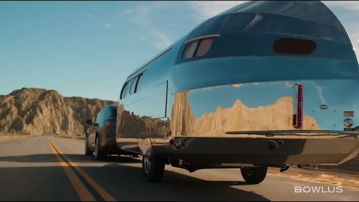 Tesla Model X towing Bowlus RV