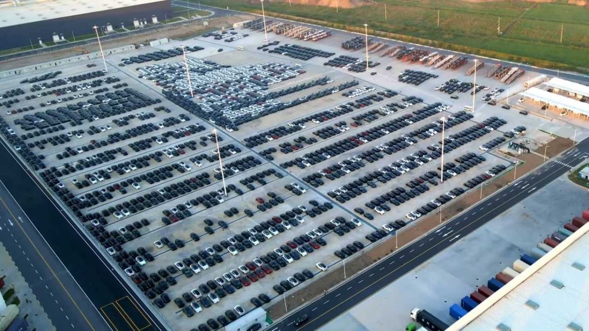 Car park is filling up slowly at Giga Shanghai