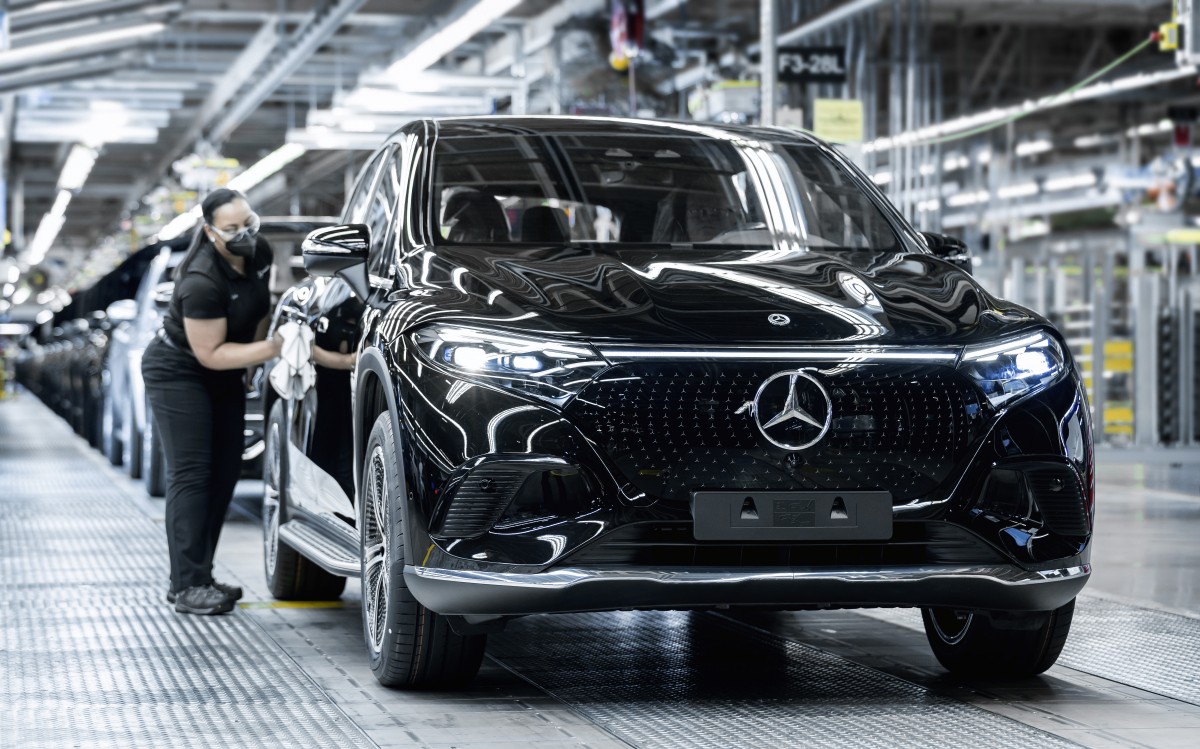 Mercedes EQS SUV sets foot in China, starts at $132,000