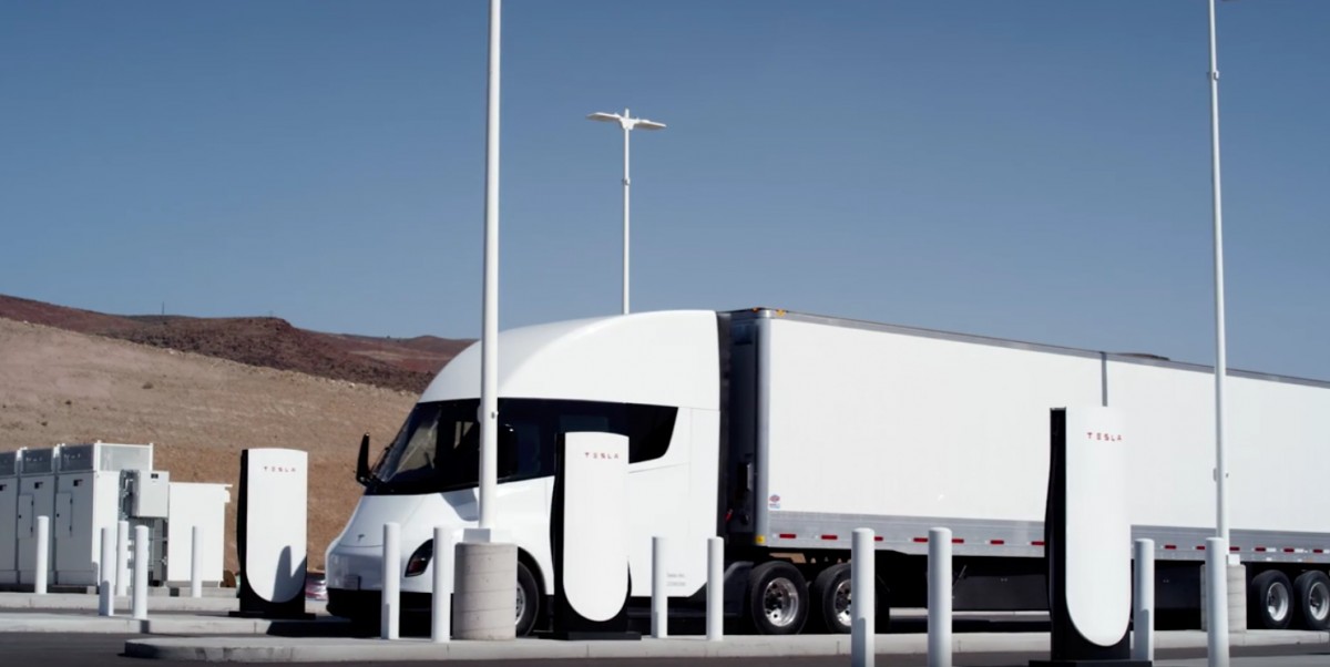 Up to 1.4 MW charging for the 500 mile Semi at Megachargers