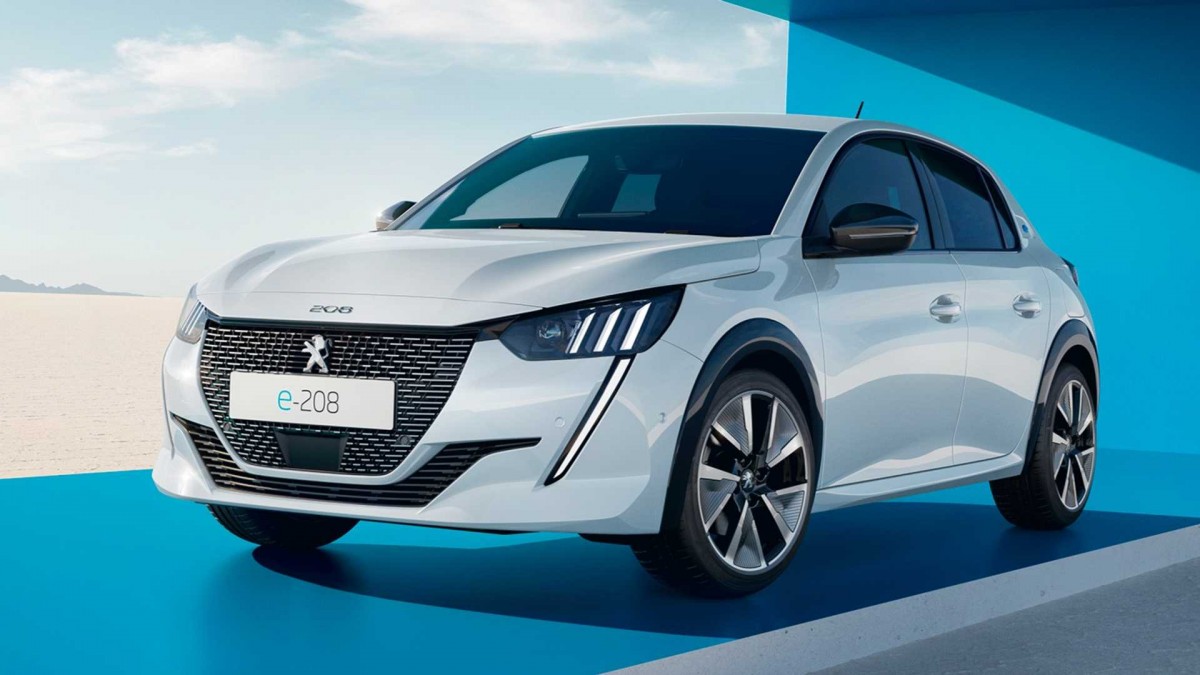 2023 Peugeot e-208 - changes are hidden underneath the same body