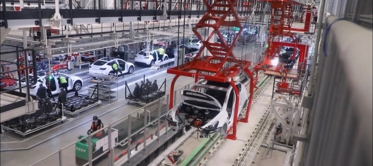 Tesla Giga Berlin produced 2,000 units of Model Y last week