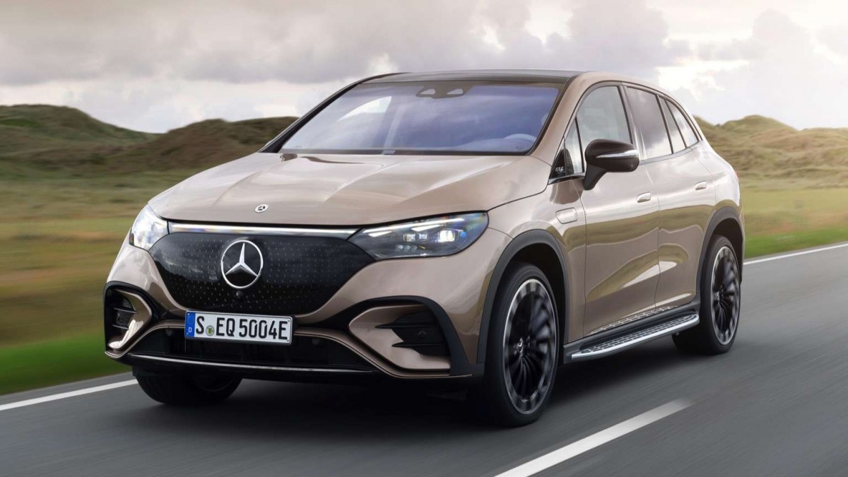 Mercedes opens pre-orders for the EQE SUV in Europe