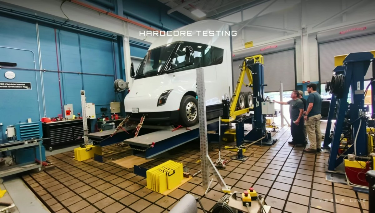 Pepsi and FritoLay take delivery of the first Tesla Semi trucks