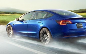 Tesla Model 3 owner unlocks wrong car and drives off