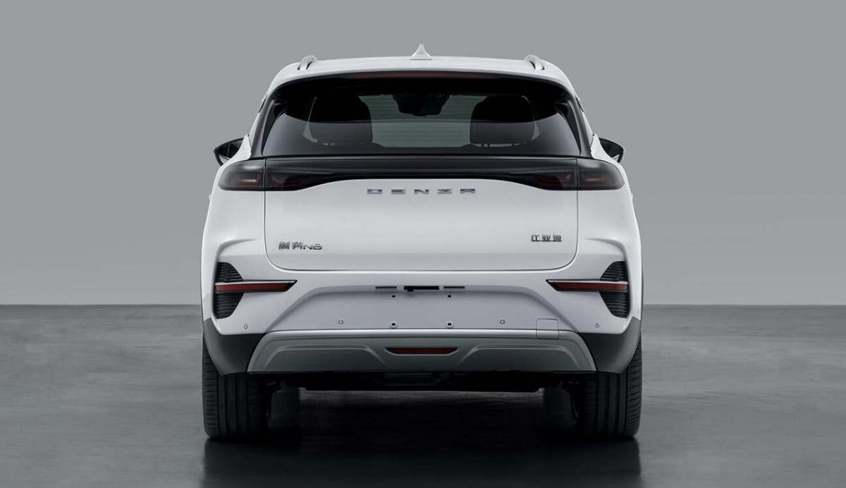 Denza N8 photos and specs revealed in MIIT filing