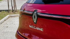 The outside of the Megane E-Tech is full of stylish accents to complete the pretty look.