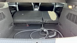 Utilizing the big storage area is hindered by a very high loading edge and the lack of flat bottom with folded seats.