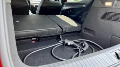 Utilizing the big storage area is hindered by a very high loading edge and the lack of flat bottom with folded seats