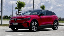 The outside of the Megane E-Tech is full of stylish accents to complete the pretty look.