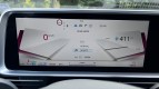The gauge cluster doesn't offer many options for customization, but at least changes its graphics depending on the drive mode.