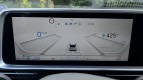 The gauge cluster doesn't offer many options for customization, but at least changes its graphics depending on the drive mode.