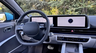 Seat climate controls are located in the center screen, separate from all other climate controls.