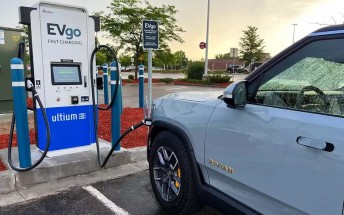 Rivian R1S DM LP gets 352 miles EPA range, R1T and RS1 now compatible with EVgo Autocharge+