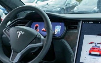 Tesla's infotainment system jailbroken for free upgrades