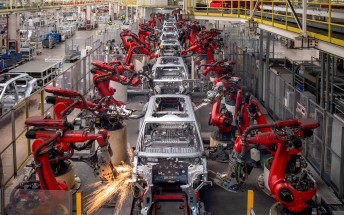 Tesla rewards loyalists with factory tours, but competitors inch closer