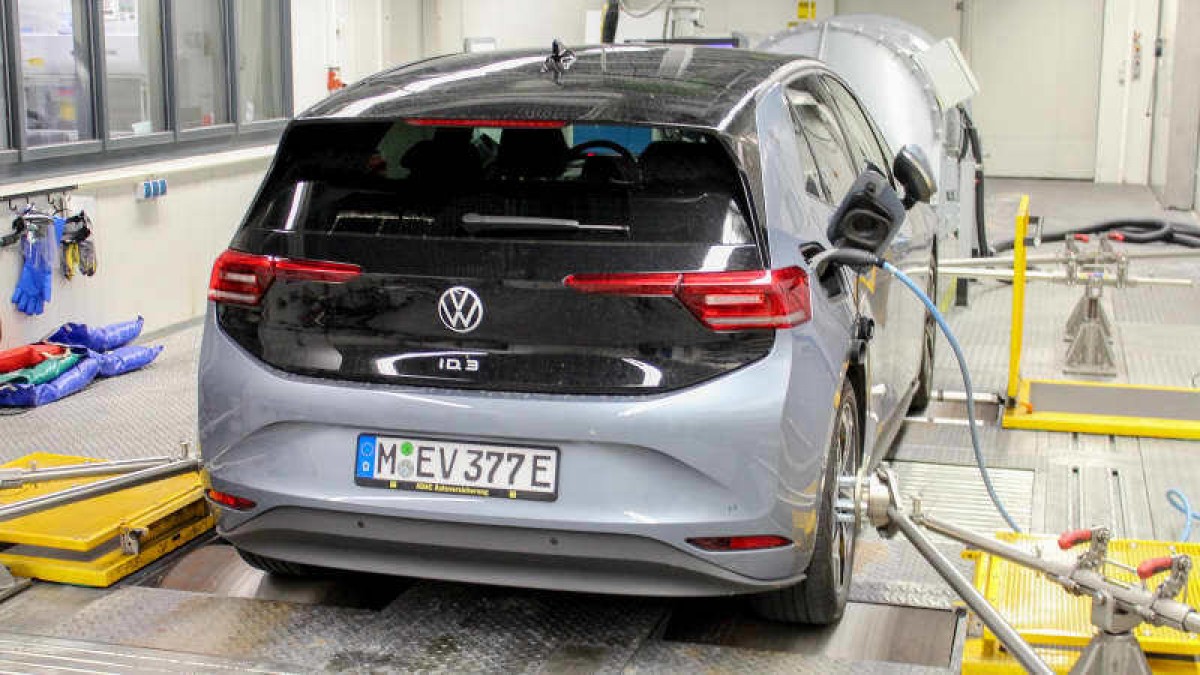 Volkswagen ID.3 tested by ADAC over <span data-value=