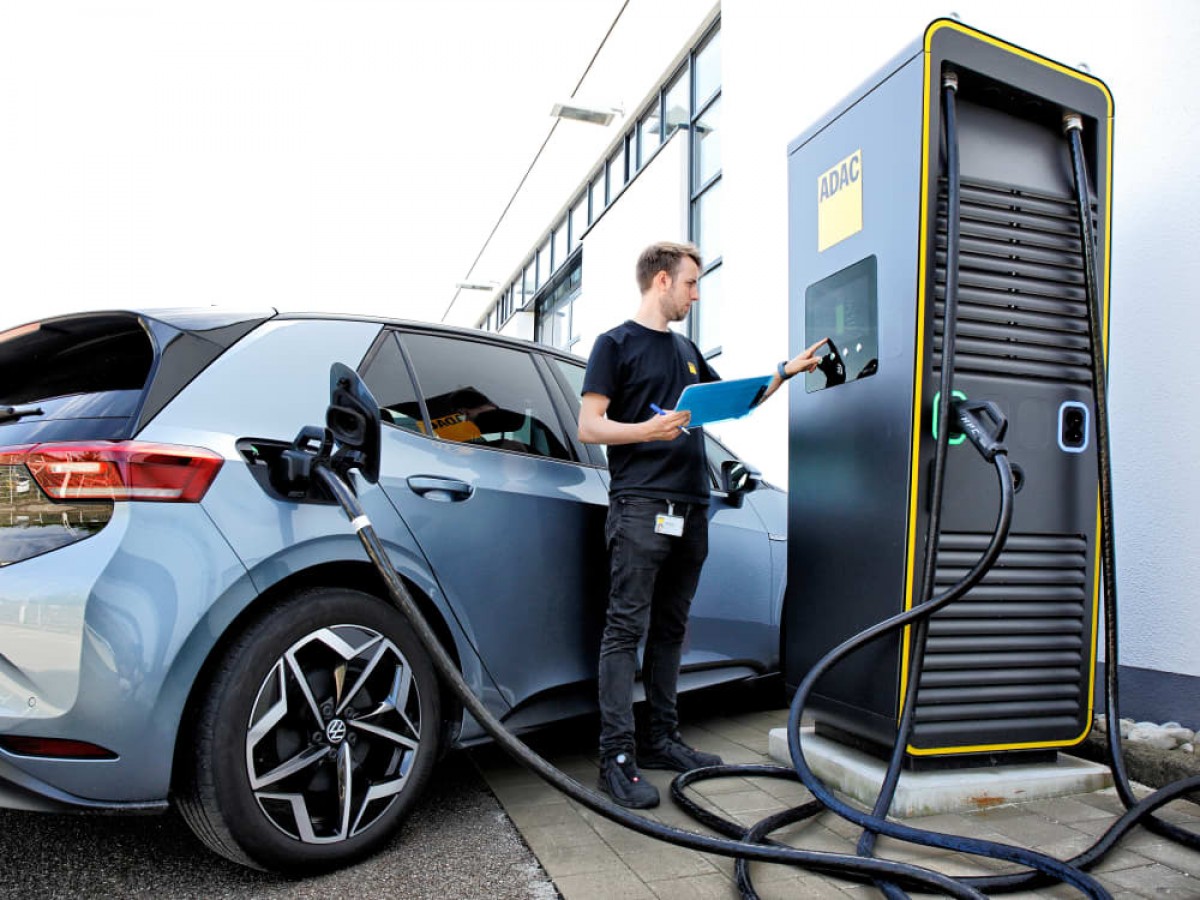 Volkswagen ID.3 tested by ADAC over <span data-value=