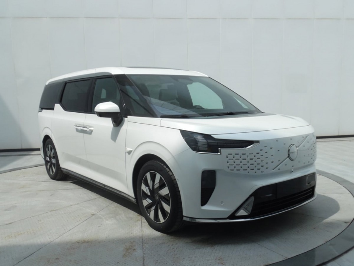 Volvo's EM90 electric van leaks ahead of the announcement