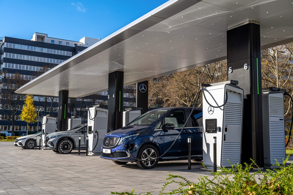 Mercedes opens its first own-brand charging hub in Europe