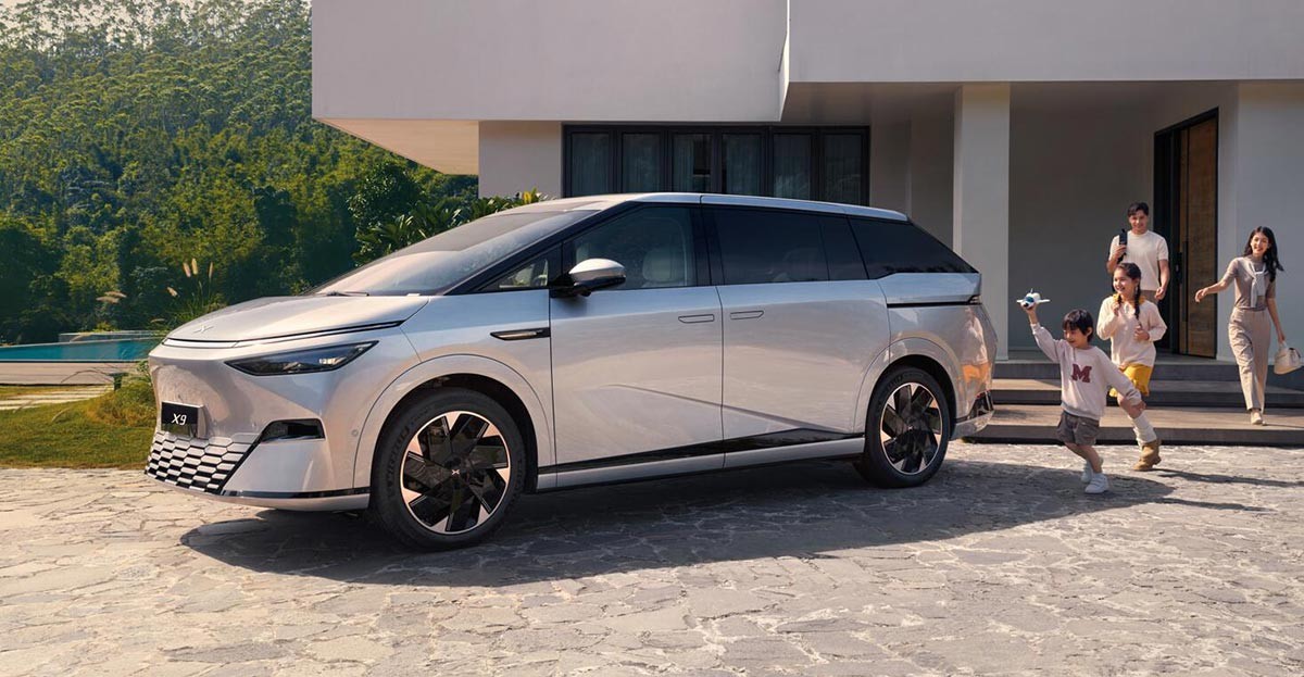 XPeng X9 MPV officially launched in China
