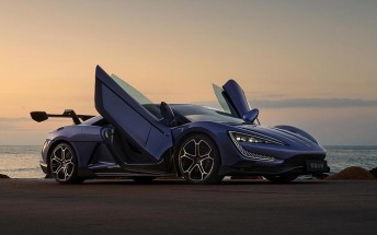 See the self-driving Yangwang U9 jump over obstacles