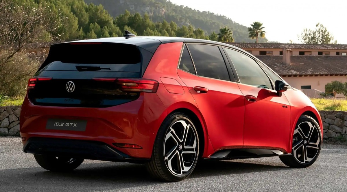 Volkswagen dives into the hot hatch fray with the ID.3 GTX