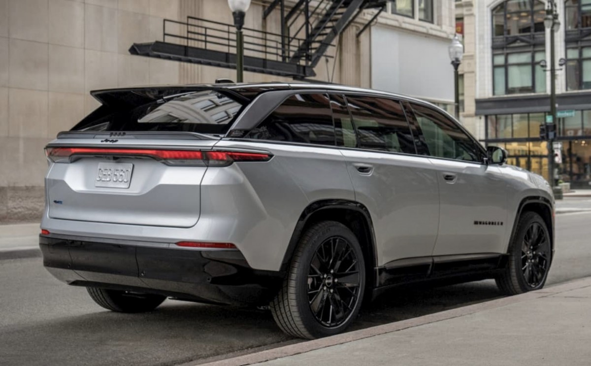 600-HP Jeep Wagoneer S EV redefines SUV performance