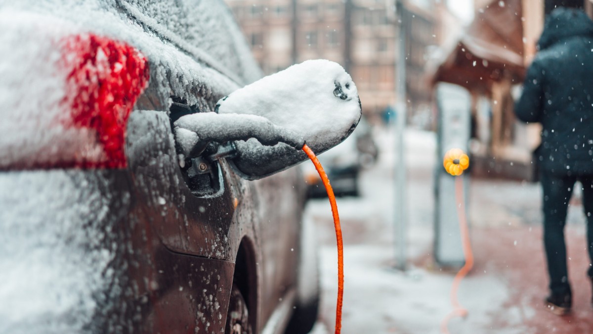 Fast charging EVs conquer the cold with innovative battery tech