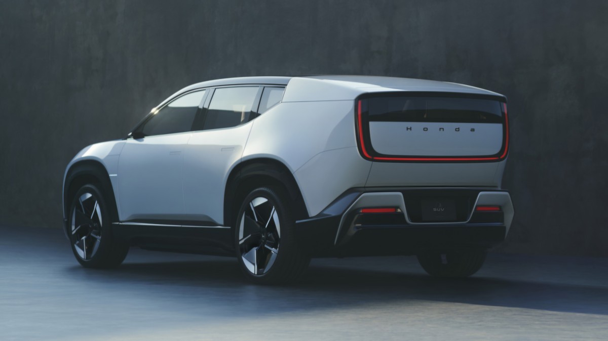 Honda shifts gears, hybrid vehicles to bridge EV transition