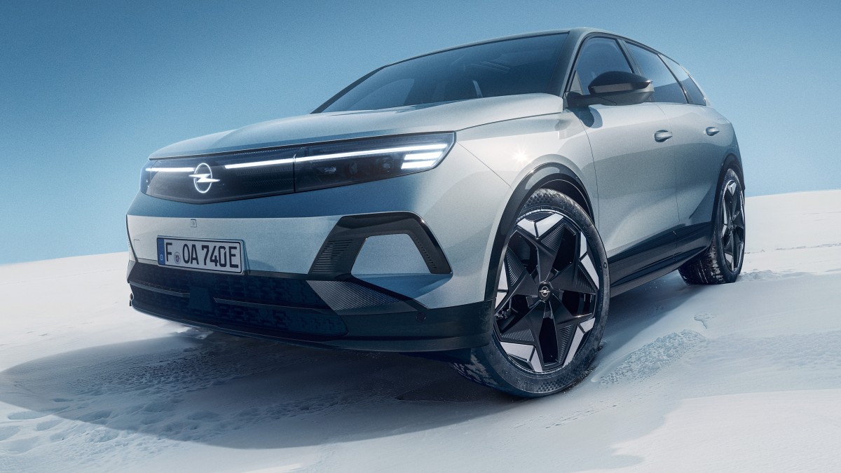 Opel unveils its most powerful model - the Grandland Electric AWD