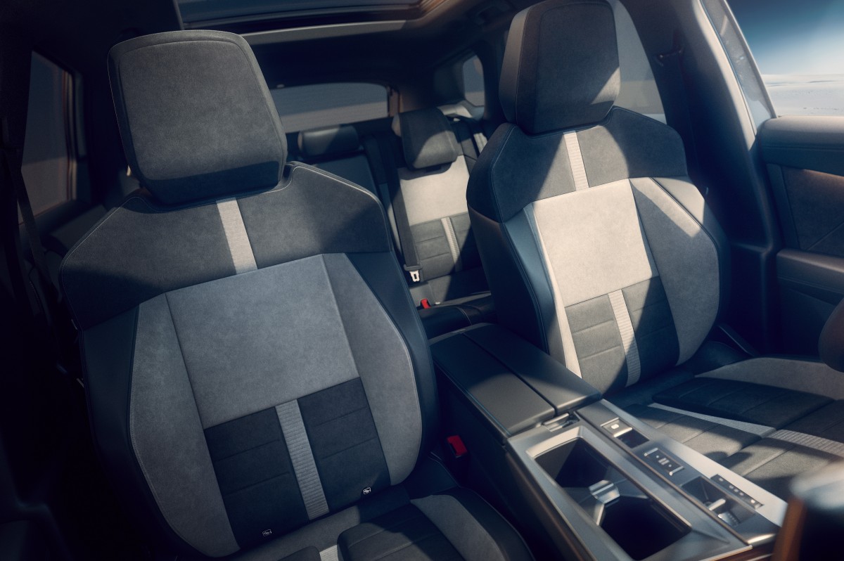 Opel unveils its most powerful model - the Grandland Electric AWD