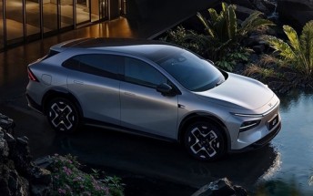 XPeng's high-tech G7 electric SUV sells 1,000 units a minute