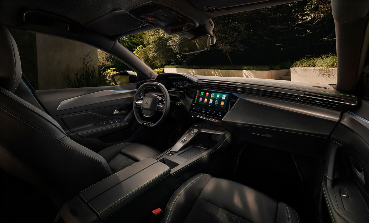 Peugeot unveils new E-308 and E-308 SW with 8.6% larger battery