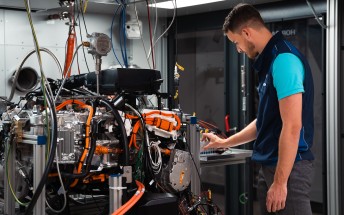 BMW maintains hydrogen bet with new fuel cell cars planned for 2028