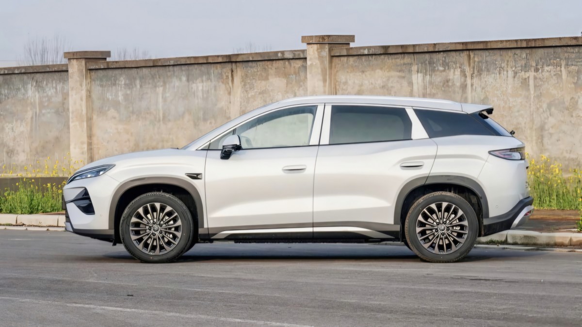 BYD Song Ultra EV (no LiDAR sensor) - source: AutoHome