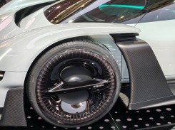 Center-lock wheels, more aero