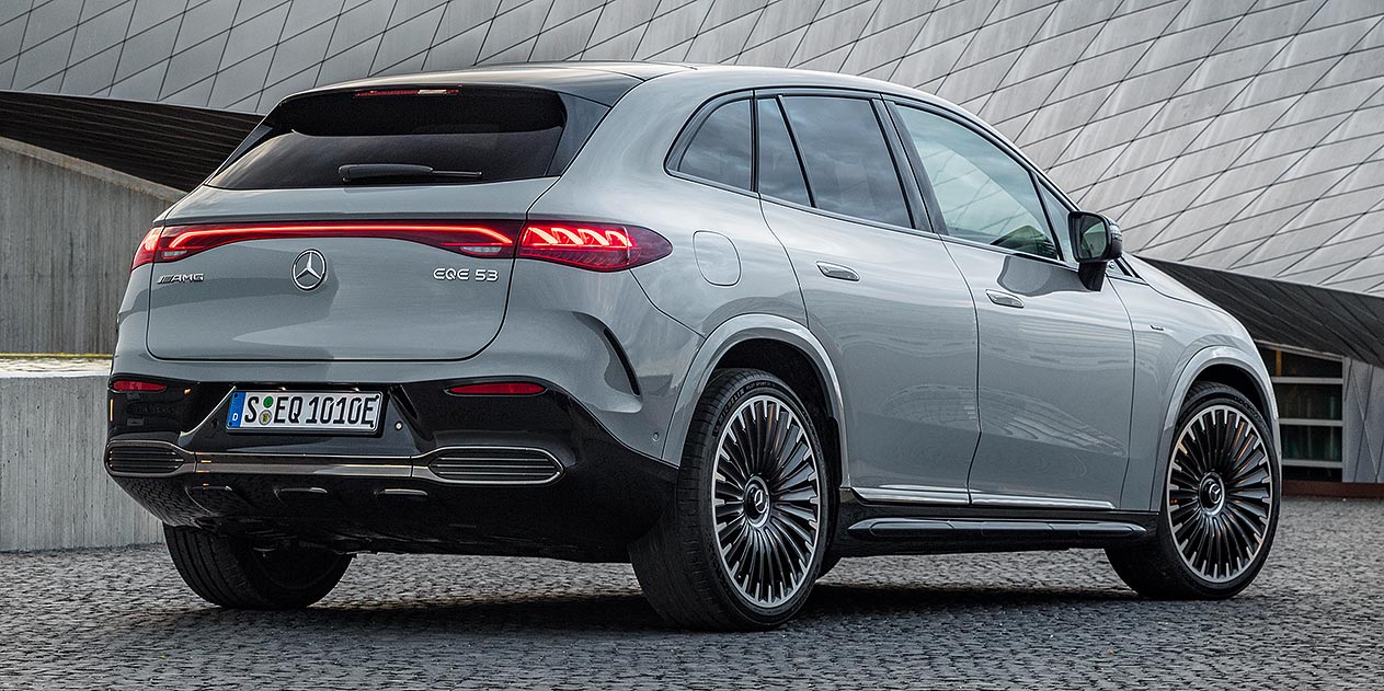 Mercedes EQE SUV back