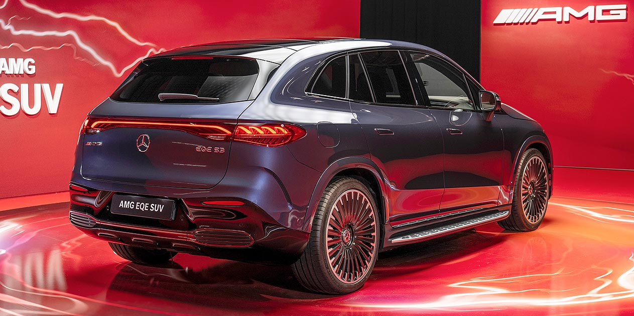 Mercedes EQE SUV back
