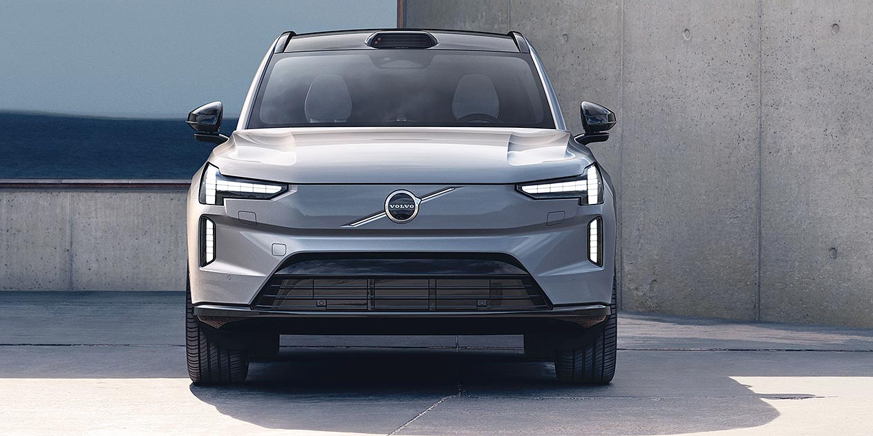 Volvo EX90 front